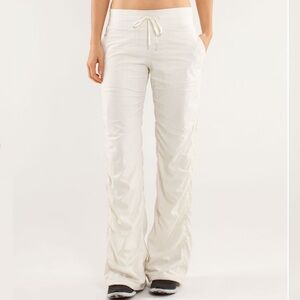 Lululemon Studio Pant II Lined Size 6 in Cream / Off White